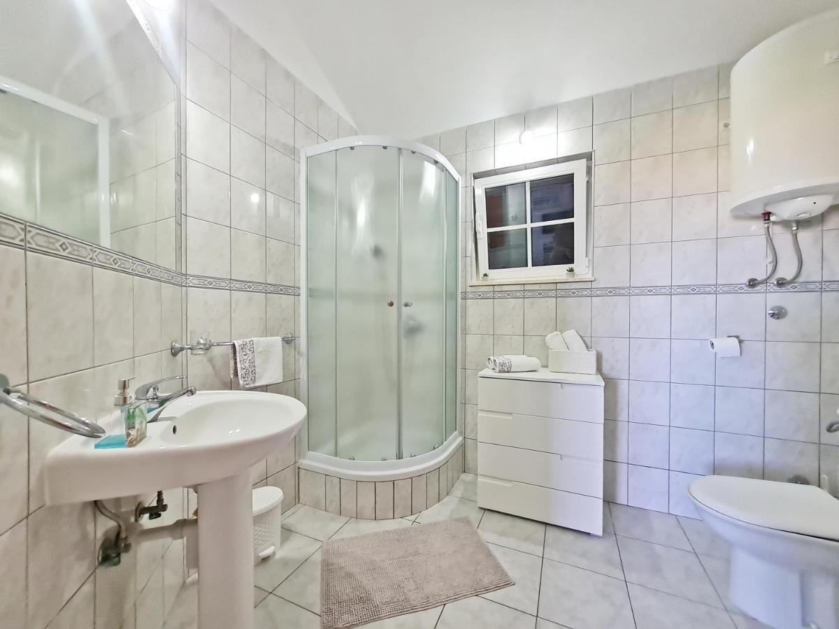 Apartment Ivana Borak Omis Bagian luar foto
