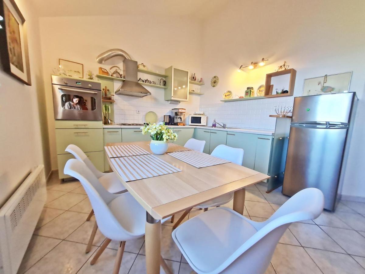 Apartment Ivana Borak Omis Bagian luar foto
