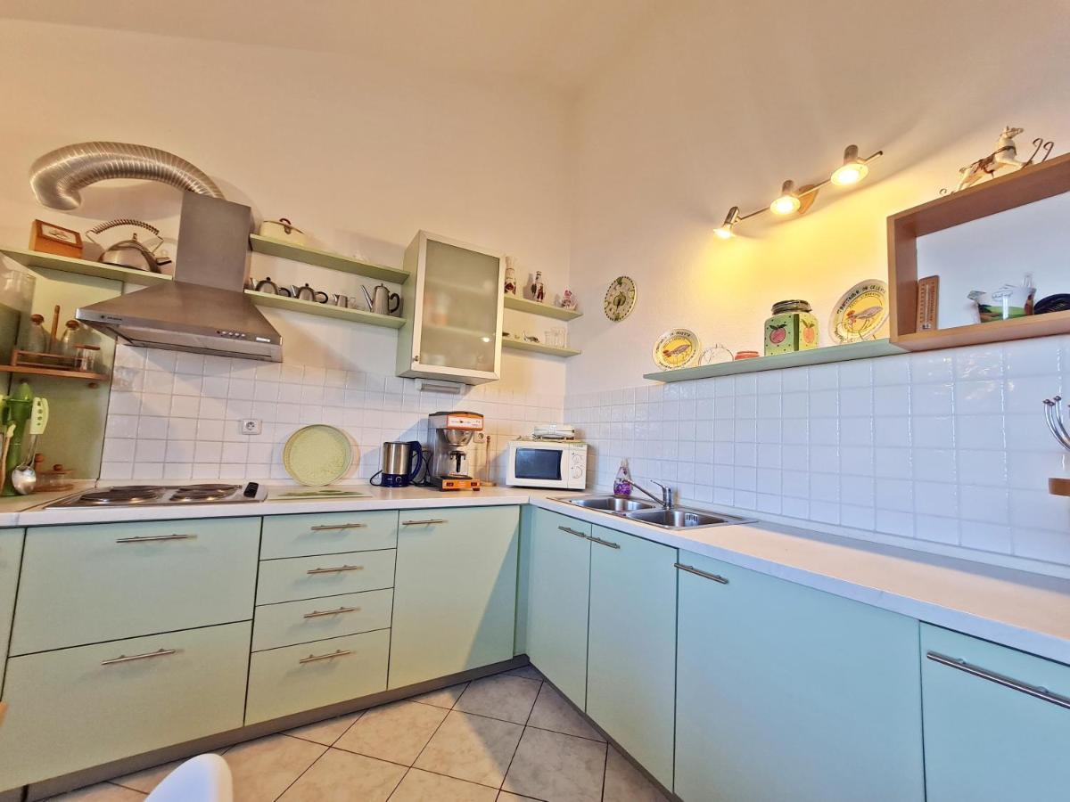 Apartment Ivana Borak Omis Bagian luar foto