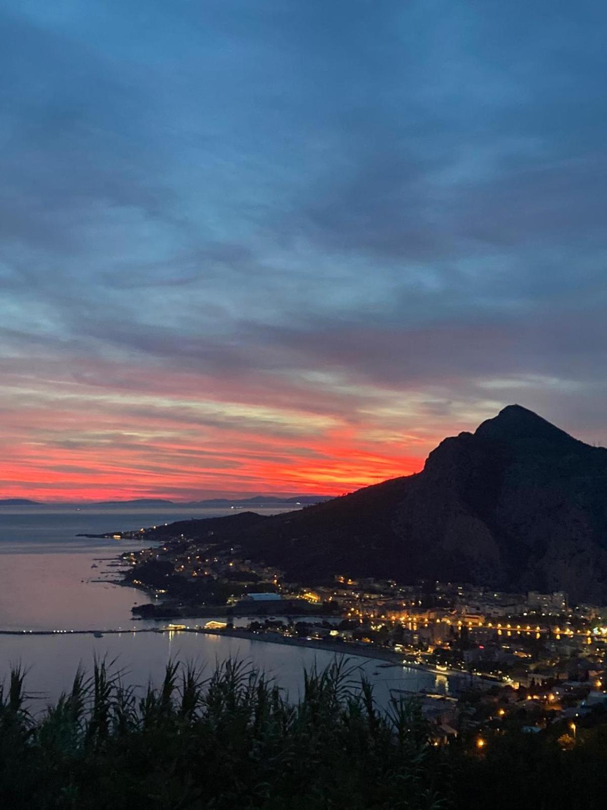 Apartment Ivana Borak Omis Bagian luar foto